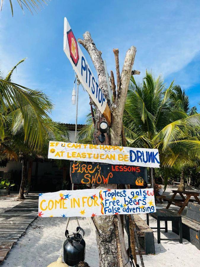 Funky Beach Vandrarhem Sihanoukville Exteriör bild